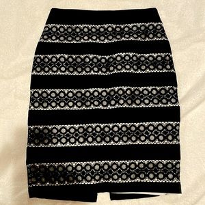 White House black market size 0